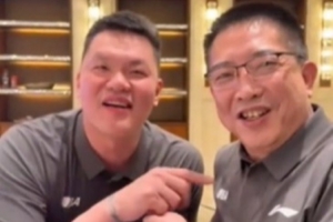 巩晓彬回忆朱芳雨与胡卫东：男篮8号传奇再聚首