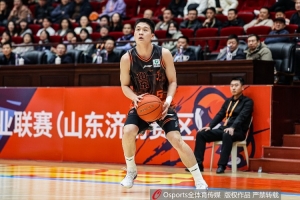 山东山高在全国U21锦标赛中以100-93战胜南京同曦，王证单场砍下51分