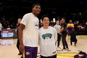 强强对决！快船新援河村勇辉与八村塁携手对决，NBA赛场上谁主沉浮？