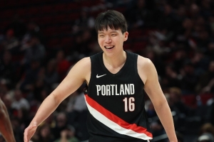 NBA官方：祝开拓者队杨瀚森21岁生日快乐