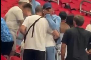 贝林厄姆遭阿根廷逆转后泪洒赛场，家人女友现场给予慰藉