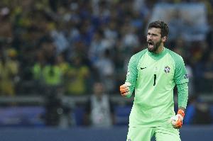 ESPN：巴西队向FIFA通知，与苏格兰比赛时将拒绝使用红色门将球衣