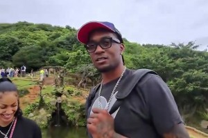 疯狂！麦丹在户外游玩时被告知了兰德尔交易到篮网的消息