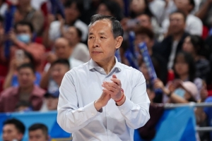 解说：许利民情绪激动时说出“脓包”，北京队员心怀羞耻，未想过放弃努力