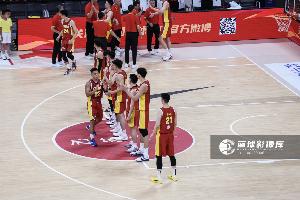 媒体人：男篮无需再练大秋和继伟，应多让中生代出战并考察新生代
