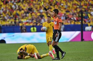 津媒报道：马宁的执法受到FIFA认可，众多业内专家也评价其控场稳健