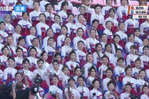 名不虚传❤！东北超延边队火出圈的“明太鱼啦啦队”在看台舞蹈