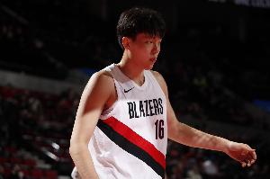 罗威续约！媒体人透露：杨瀚森新赛季在球队中的位置仍难实现大幅进步