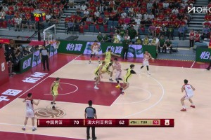 神准！！王俊杰弧顶接球，大号三分一击即中！