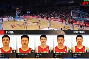 王俊杰替补登场！中国男篮首发阵容：赵继伟、贺希宁、朱俊龙、胡金秋、李弘权