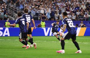 完美！30岁洛塞尔索世界杯首秀任意球进球，18年未出场22年受伤