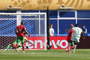 法国以2-0领先摩洛哥！登贝莱低射破门，姆巴佩送出助攻