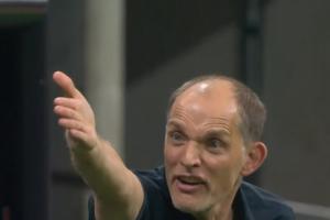 英格兰仍以0-1落后民主刚果,图赫尔场边激动指挥手舞足蹈