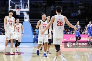 记者：男子篮球队3胜3负进入第二阶段，成绩不尽如人意但未来仍掌握在自己手中
