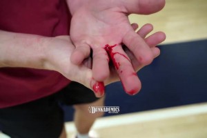 职业扣将 VS 职业球员！谁的扣篮更胜一筹？
