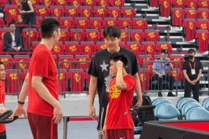 交流海外打球心得：杨瀚森、余嘉豪、赵维伦赛前分享