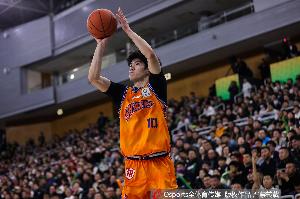 上海队报道：李永炜美国特训即将结束，将归队加入中国男篮