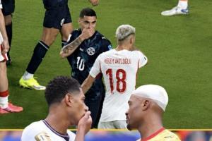记者：巴拉圭足协正式向FIFA投诉，对贝林捂嘴未染红表示质疑