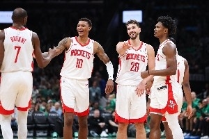 狂飙！申京篮下神勇，杜兰特健康归来，火箭主场力克强敌