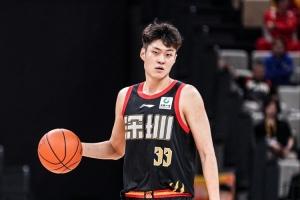 16.3分5.4板！王浩然三项数据领跑，成多队争抢焦点